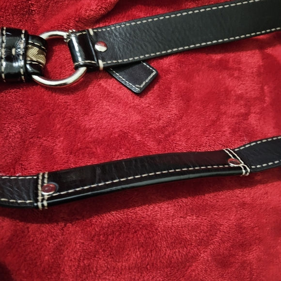 Coach Vintage Chelsea Medium Signature Brown and Tan Canvas Shoulder/Crossbody - Picture 10 of 13